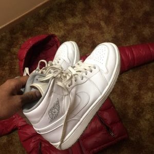 SMALL CREASES (PUT SOCKS IN) JORDAN 1